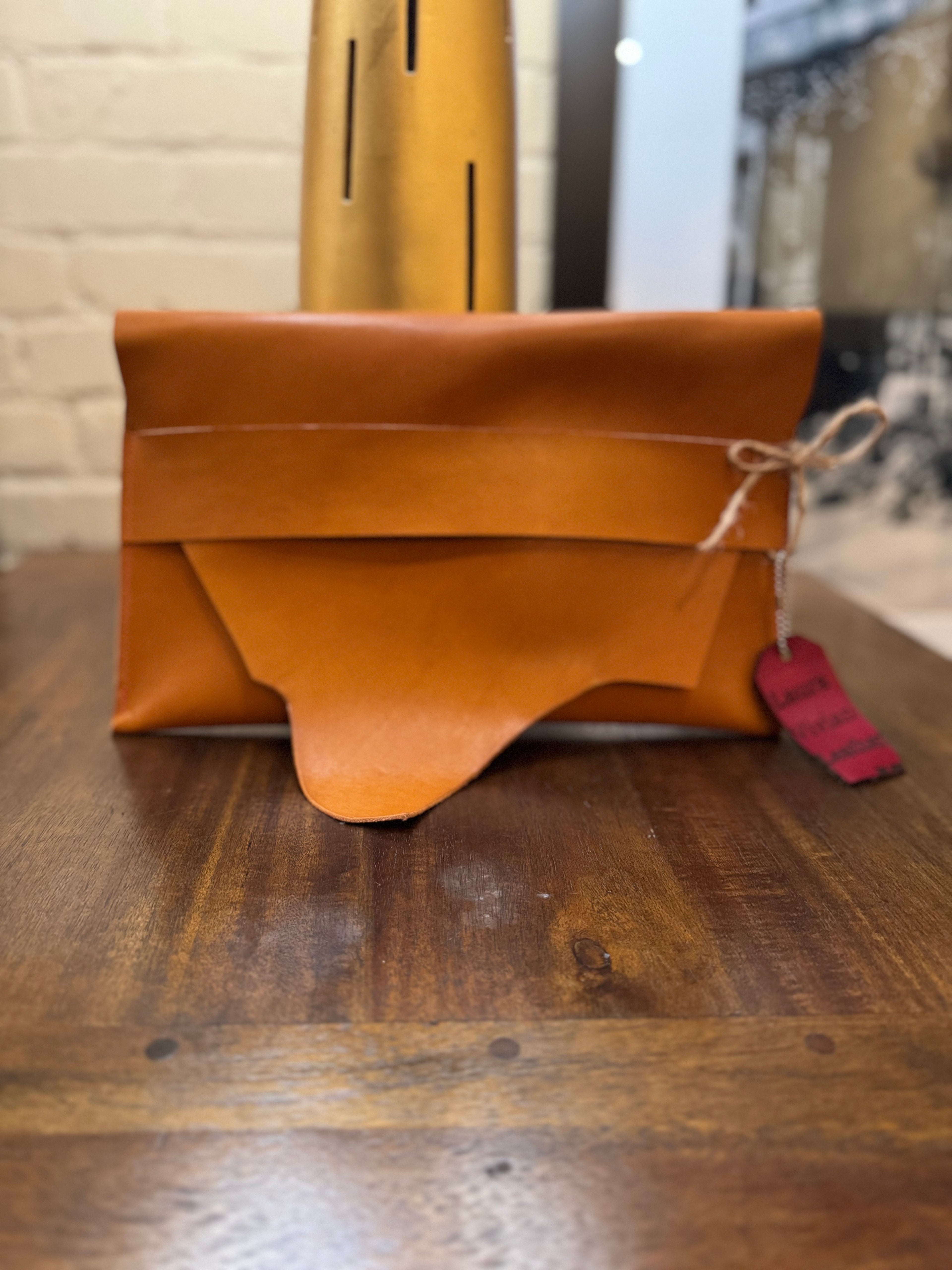The Mae Clutch Solids