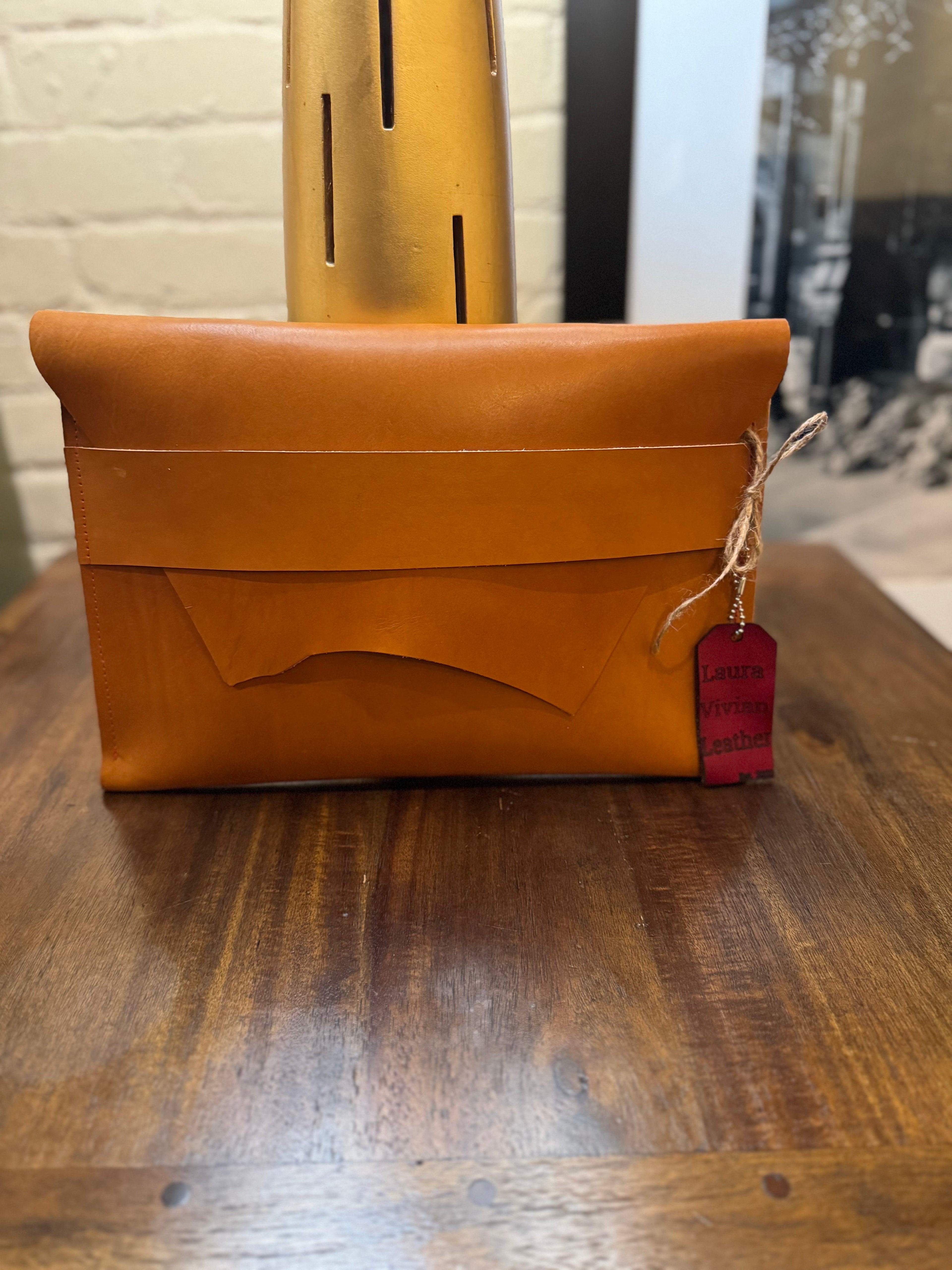 The Mae Clutch Solids