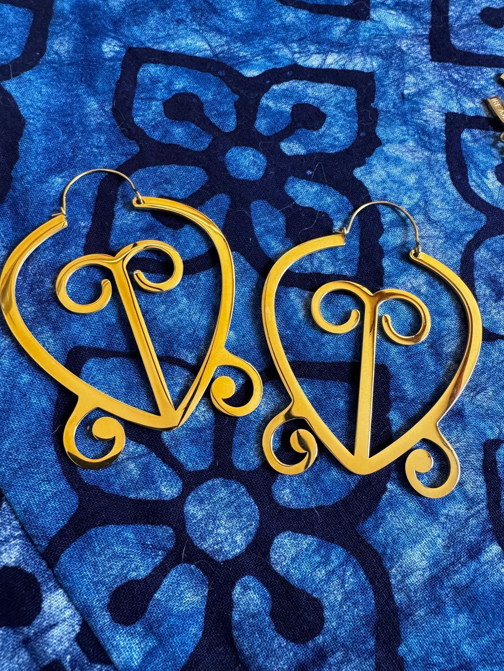 Love never loses its way home