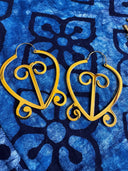 Love never loses its way home