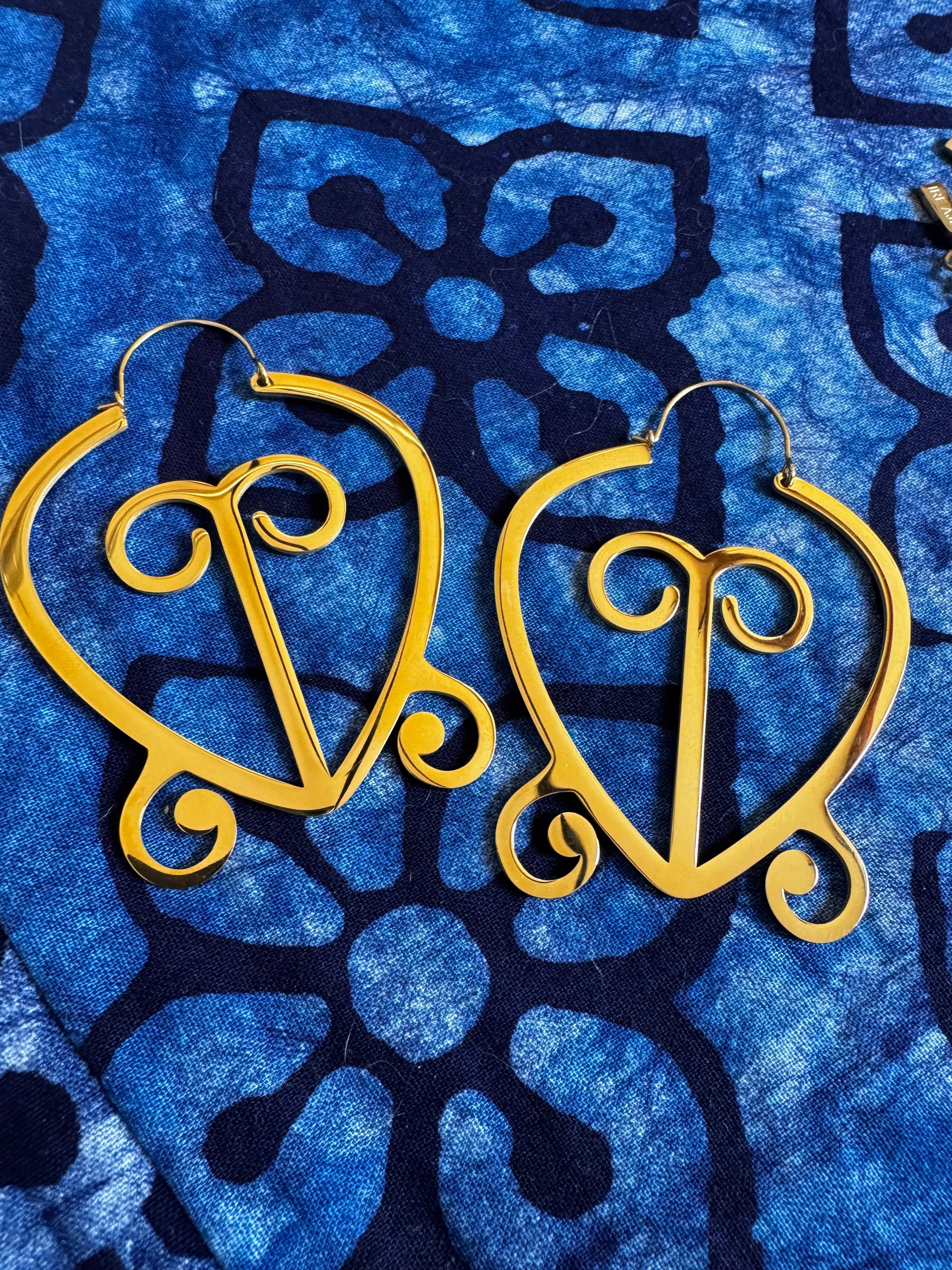 Love never loses its way home