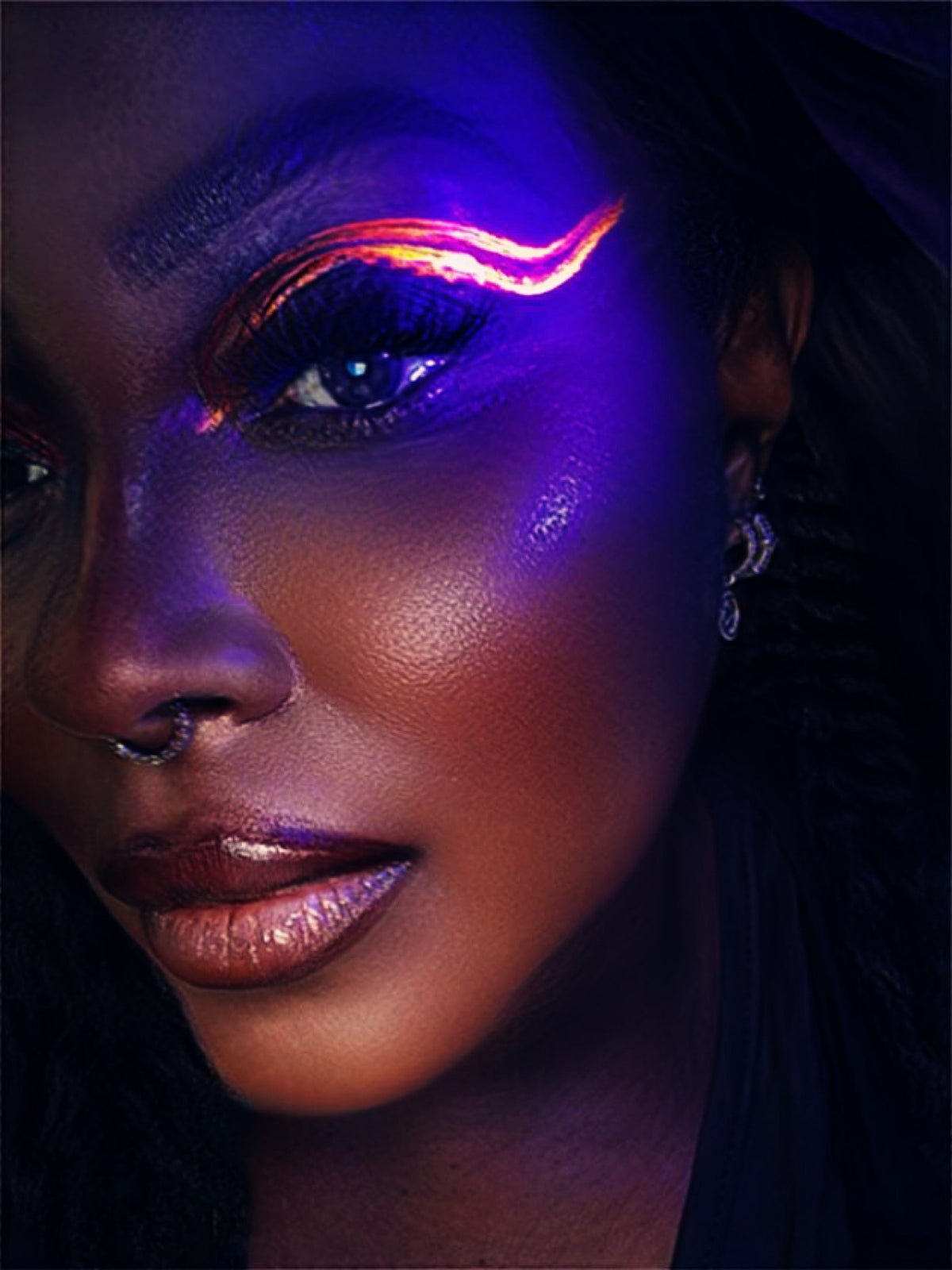 Ashunta Sheriff Beauty UV Glow Vegan Liner Pen