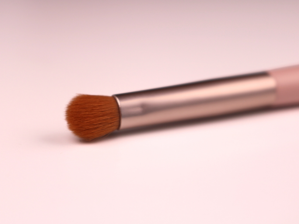 Lid Focus Eyeshadow Brush