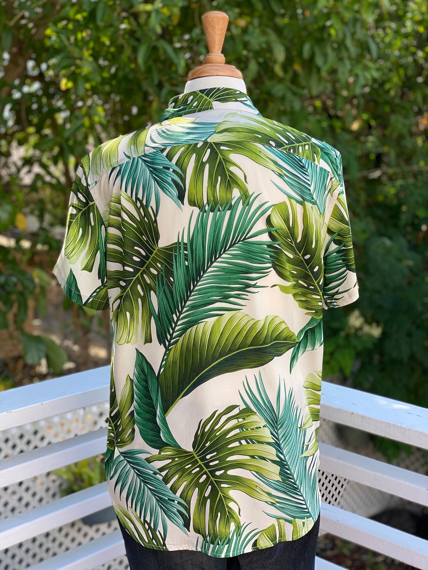 Cora Spearman Hawaii MENS Monstera 21 Ivory S/S "Kalani" Aloha Shirt