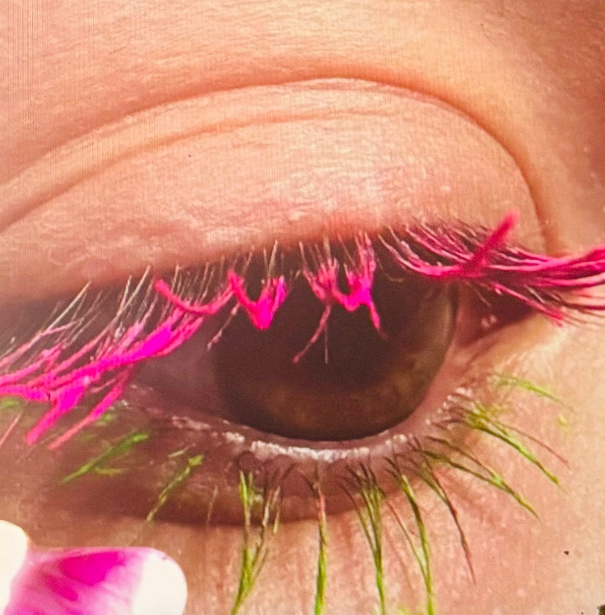 Ashunta Sheriff Beauty UV Vegan Mascara