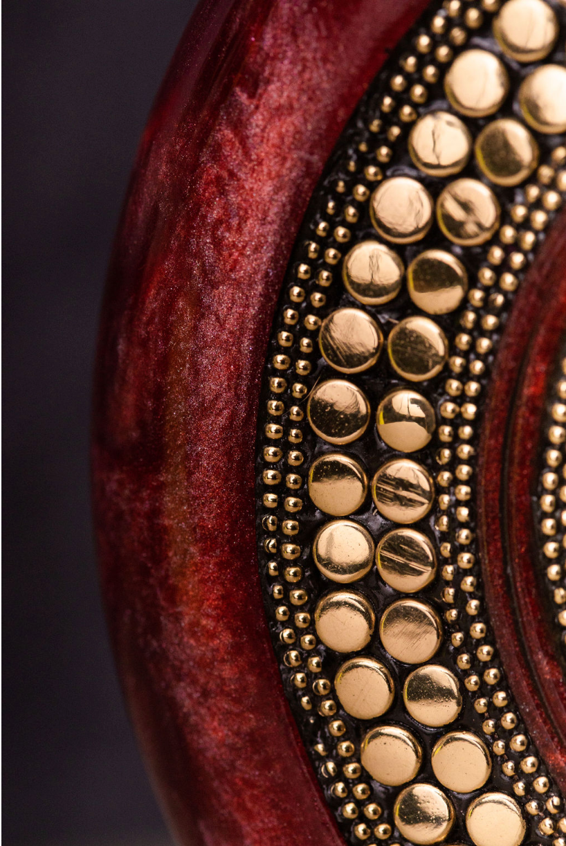 Elephant Ziva in Rouge