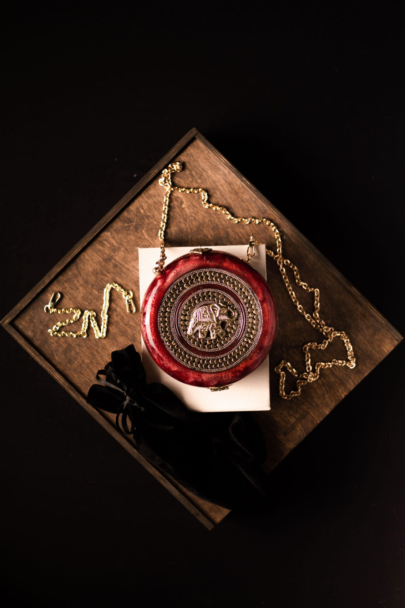 Elephant Ziva in Rouge