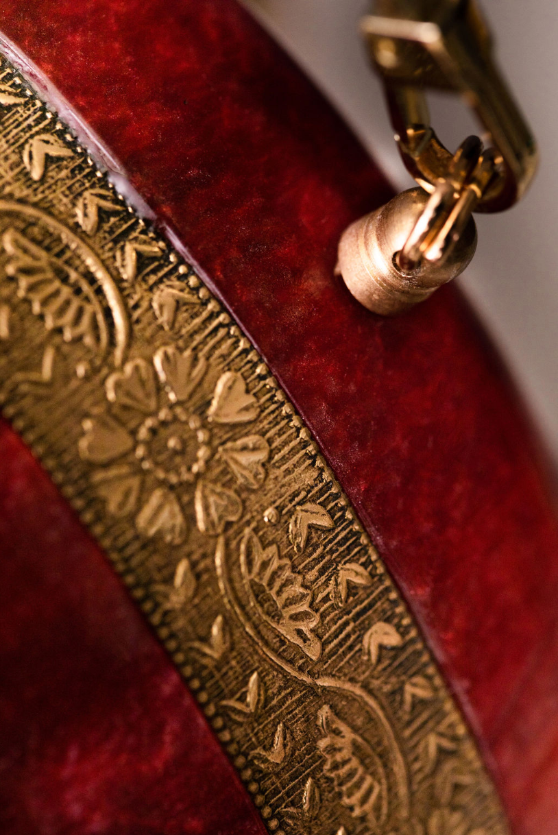 Elephant Ziva in Rouge