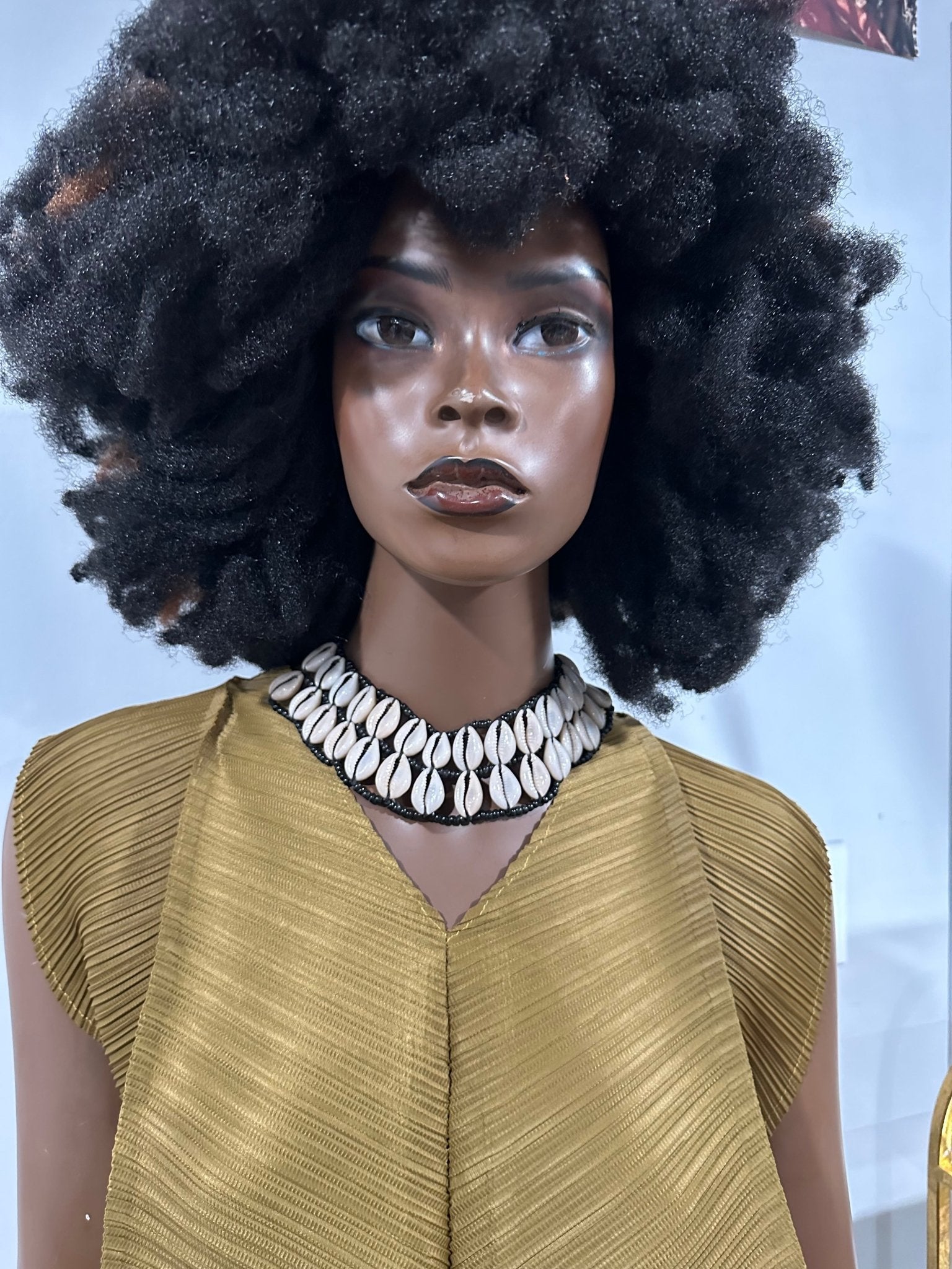 Edwom reversible cowry shell necklace / headpiece