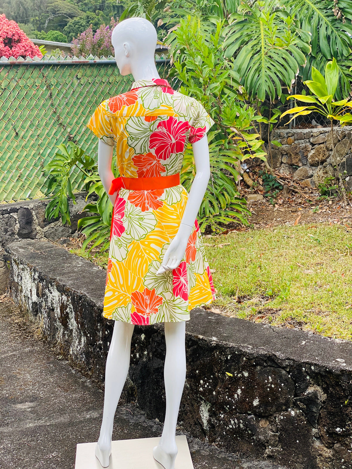 Cora Spearman Hawaii WOMENS Groovy Hibiscus Aloha Shirt Dress