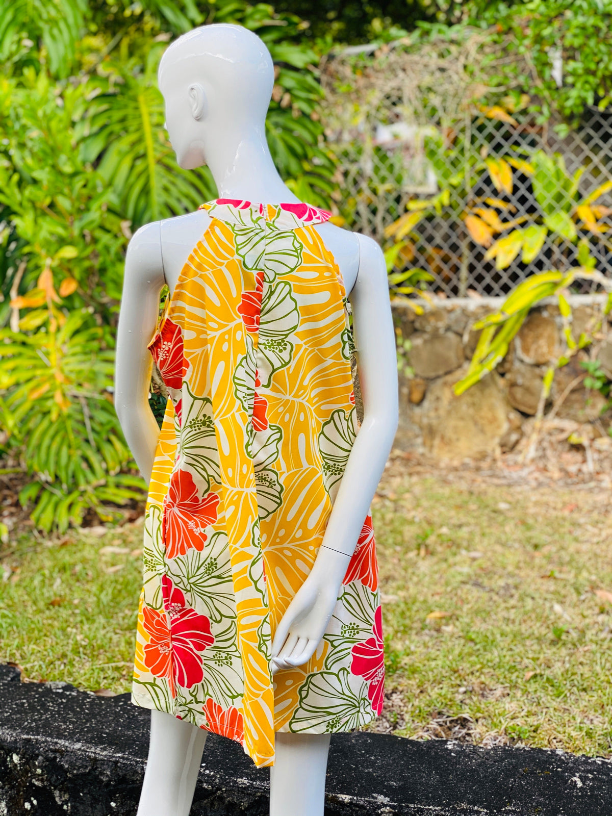 Cora Spearman Hawaii WOMENS Groovy Hibiscus Halter Neck Sheath Dress