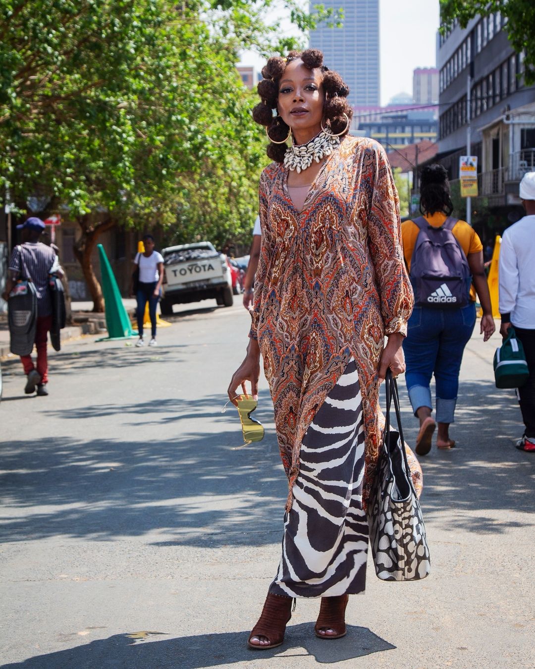 Obaa Serwaa cowry / cowrie shell choker or Reversible headpiece