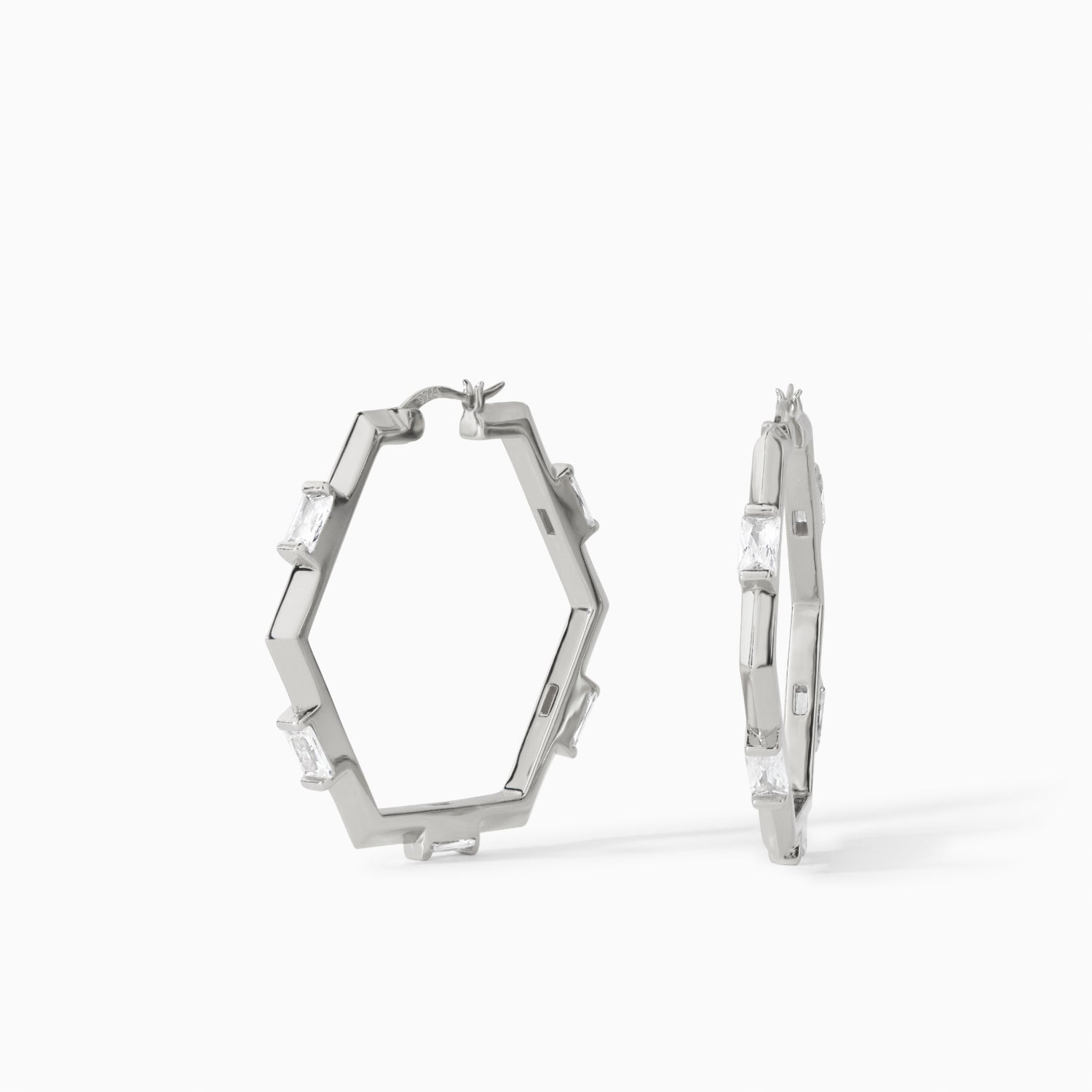 The Claire Hoop Earrings - Medium